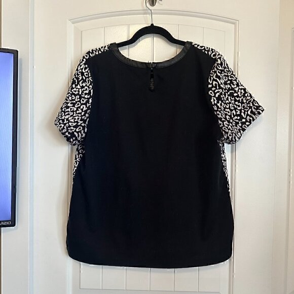 Jaclyn Smith monochromatic short sleeve animal print black white blouse XL - Picture 6 of 9